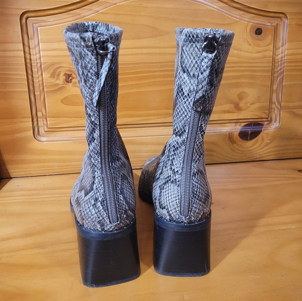 BOSS Python Print Fitted Ankle Boots - Picture 5 of 12